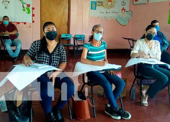 EDUCACION1 Maestros reciben taller de pintura por el Ministerio de Educacion en Managua