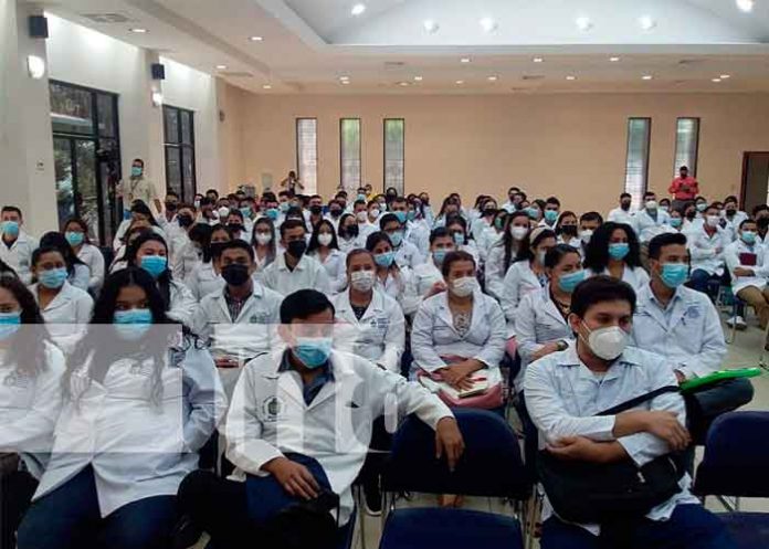 a2 Futuros médicos de Nicaragua reciben conocimientos sobre medicina natural