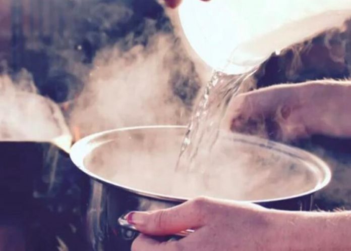 Argentina: Le arrojó agua hirviendo a su mujer porque se le cayó una cuchara