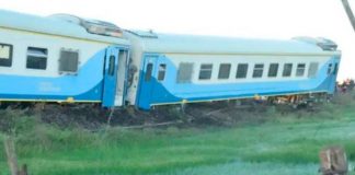 Asciende a 21 heridos en descarrilamiento de tren en Argentina