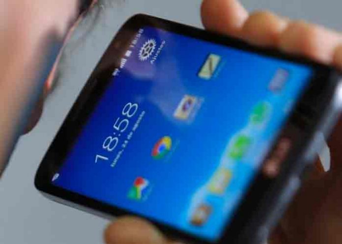 Argentina: Joven murió electrocutado cuando intentó cargar su celular