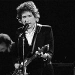 Bob Dylan anuncia el lanzamiento de su primer libro