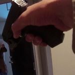 ¡Atroz! Policía en California acribillan a mujer durante un desalojo ¡Atroz! Policías en California acribillan a mujer durante un desalojo