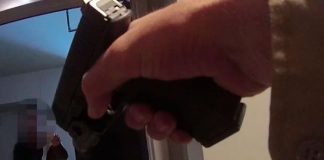 ¡Atroz! Policías en California acribillan a mujer durante un desalojo
