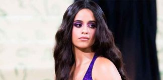 ¡Ups! Camila Cabello enseña por accidente uno de sus pechos en una entrevista