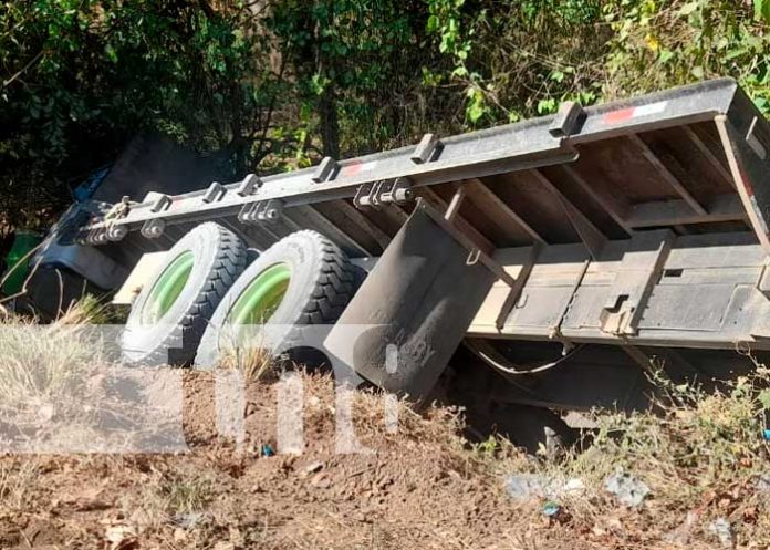 Accidente con camión en la Carretera Vieja a León