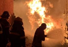 Decretan alerta roja tras incendio forestal que arrasó 20 casas en Chile Decretan alerta roja tras incendio forestal que arrasó 20 casas en Chile
