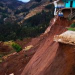 Recuperan cuerpos de hombre y una bebé tras alud en los Andes de Perú Recuperan cuerpos de hombre y una bebé tras alud en los Andes de Perú