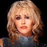 ¡Viva de milagro! Avión de Miley Cyrus fue impactado por un rayo ¡Viva de milagro! Avión de Miley Cyrus fue impactado por un rayo