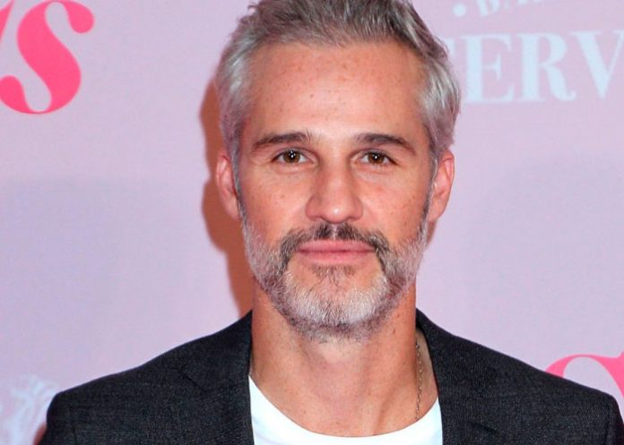 ¡Reaparece! Juan Pablo Medina posó por primera vez con su prótesis