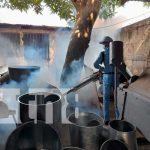 Trabajadores de la salud eliminan zancudos en Santa Ana Sur, Managua Fumigación y abatización en Managua