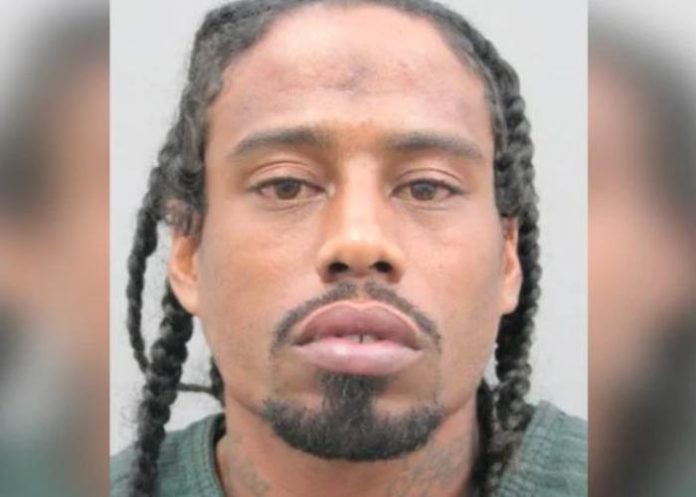 Padre azoto a su hijo con un cable eléctrico hasta matarlo, EEUU