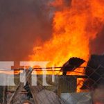 Grandes columnas de humo tras fuerte incendio en vivienda de Estelí Voraz incendio en una vivienda de Estelí