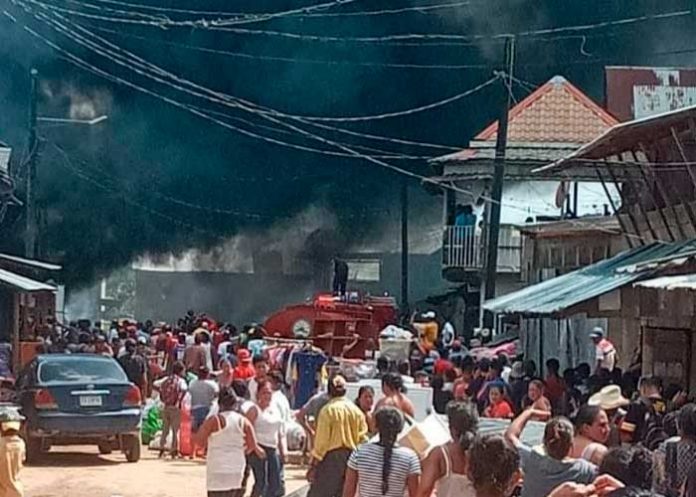 Masivo incendio en Prinzapolka, Caribe Norte de Nicaragua