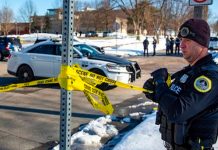 Un muerto y dos heridos tras tiroteo en una secundaria de Iowa, EE.UU