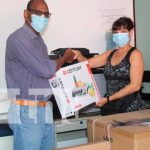 Entregan paquete tecnológico lácteo a una emprendedora de Bluefields Entrega de bono tecnológico lácteo para una emprendedora de Bluefields