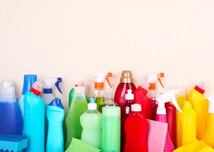 Casino pagará a hombre que bebió líquido de limpieza en lugar de cerveza