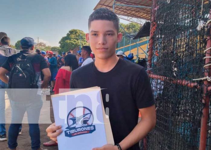Presentación del nuevo logo de los Tiburones de Granada