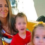 Hallan sin vida a madre y sus gemelos dentro de un auto en Florida Hallan sin vida a madre y sus gemelos dentro de un auto en Florida