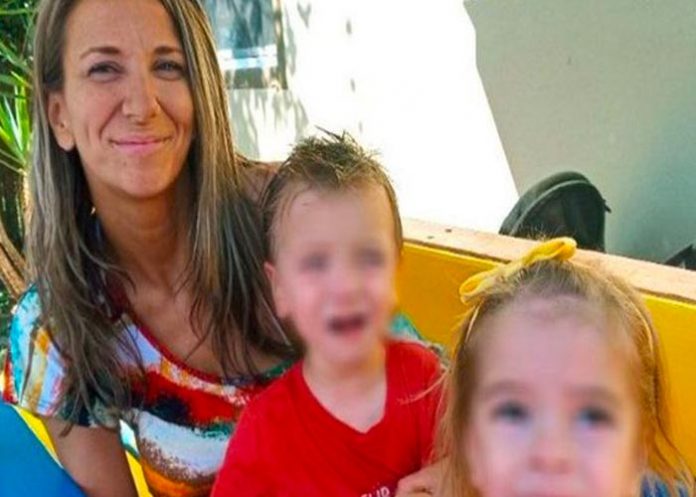 Hallan sin vida a madre y sus gemelos dentro de un auto en Florida