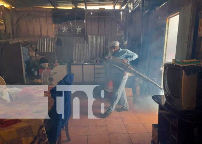 Jornada de fumigación en barrios de Managua