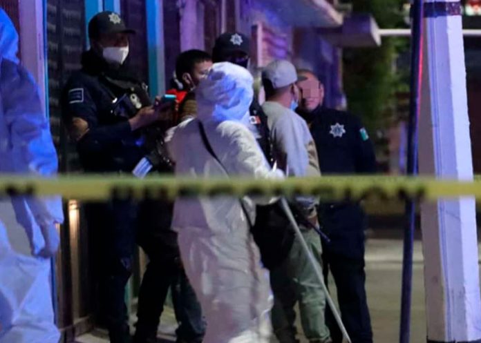 Brutalidad en México: Matan a disparos a madre e hija y luego las queman