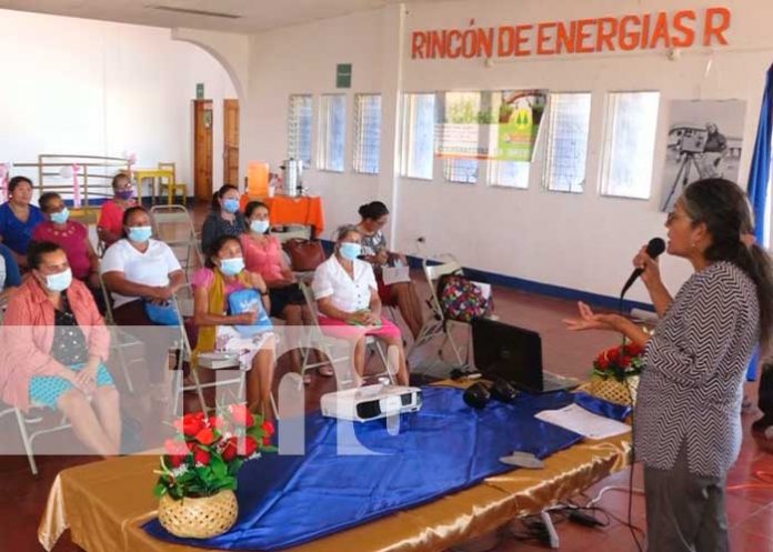 Encuentro con mujeres de cooperativas en Estelí
