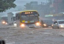 Fuertes aguaceros dejan al menos tres fallecidos y destrozos en Paraguay Fuertes aguaceros dejan al menos tres fallecidos y destrozos en Paraguay