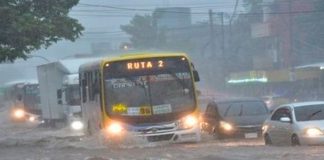 Fuertes aguaceros dejan al menos tres fallecidos y destrozos en Paraguay