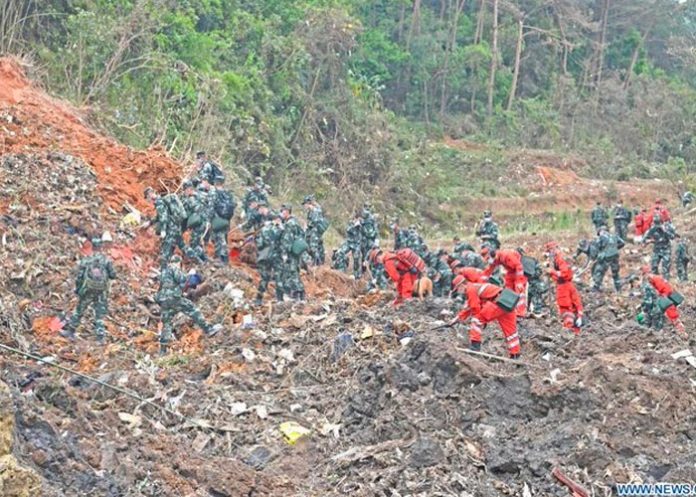 recuperan-caja- Recuperan caja negra de avión siniestrado en el sur de China