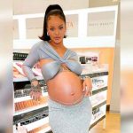 Rihanna reaparece espectacular en el lanzamiento de su línea de maquillaje
