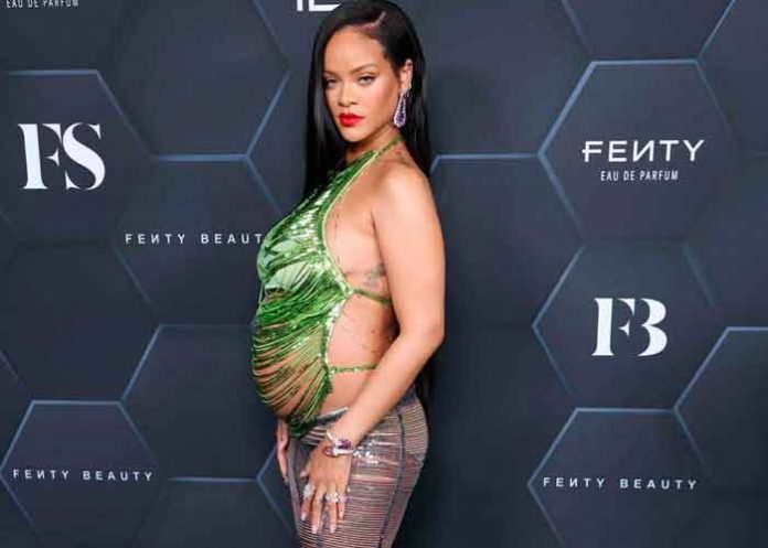 Rihanna reinventa con éxito los 'looks' de embarazada