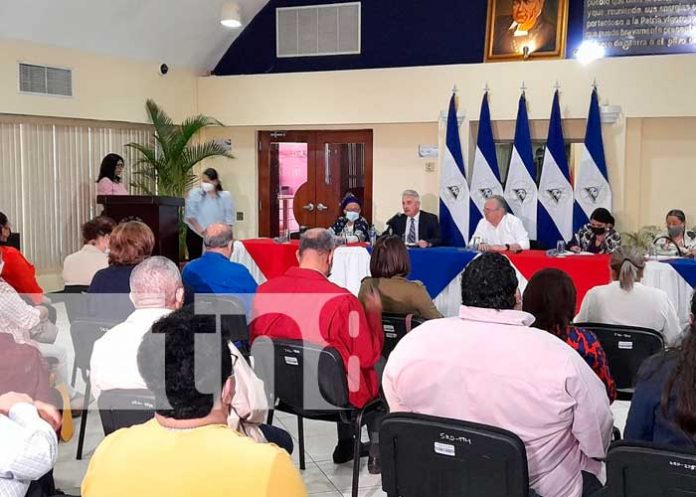 rusia-nica-03 Conversatorio del Embajador de Rusia con diputados del Parlamento de Nicaragua