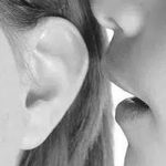 Espantosos susurros por la noche le pedían a joven que se suicidara