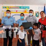 Entrega de equipos para estudiantes en Somoto, Madriz