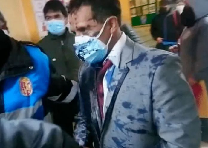 tendencias1 ¡Que pase el desgraciado! Le interrumpen la boda por no pasar pensión