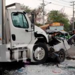 Fuerte encontronazo entre camioneta y camión en Tipitapa Fuerte choque en la Carretera Panamericana Norte, Tipitapa