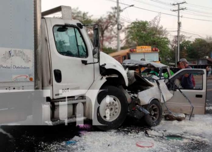 Fuerte choque en la Carretera Panamericana Norte, Tipitapa