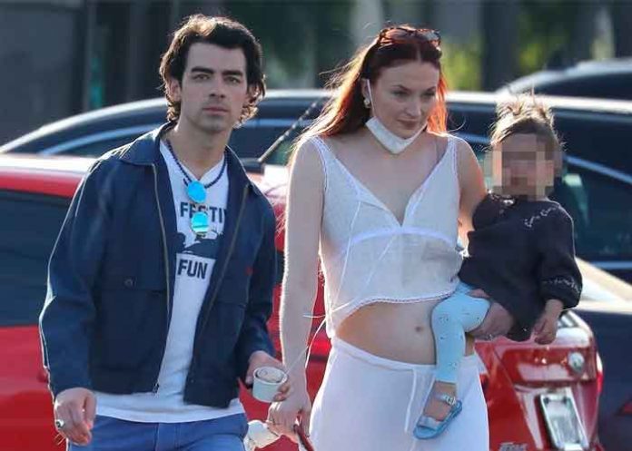 ¡Confirmado! Sophie Turner está embarazada de su segundo bebé