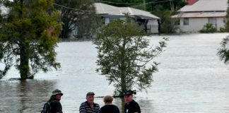 Inundaciones en Australia dejan dos muertos y miles de evacuados