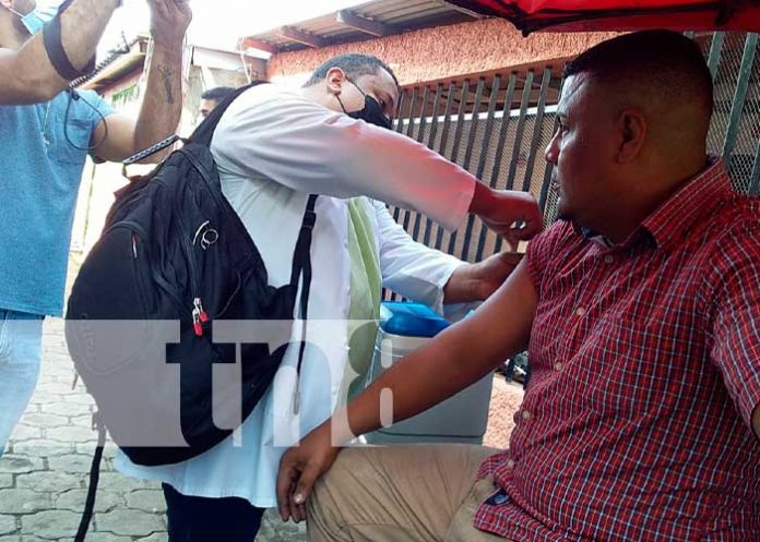 Jornada de vacunación en barrios de Managua