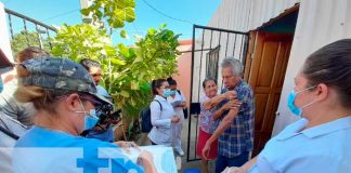 Vacunación contra el COVID-19 en barrios de Managua