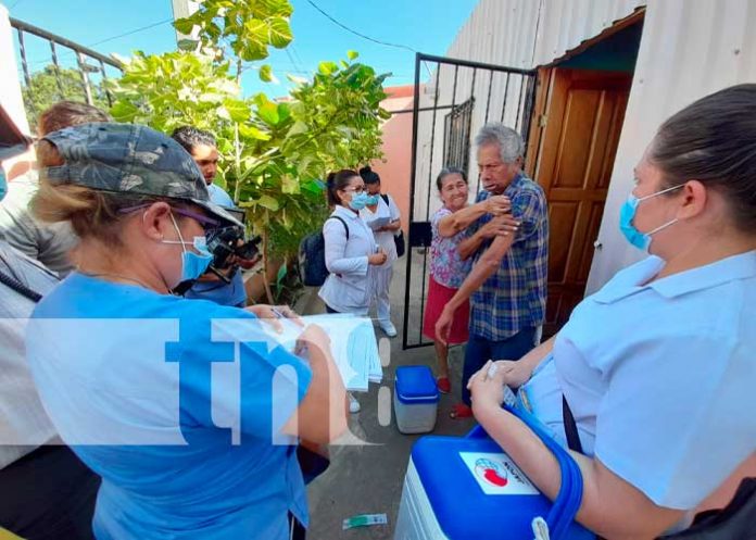 vacuna-minsa-12 Vacunación contra el COVID-19 en barrios de Managua