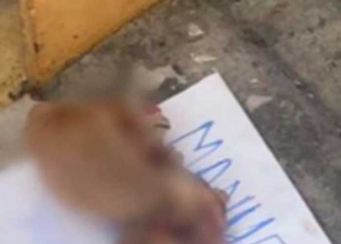 Abandonan mano de mujer junto a narcomensaje en Tijuana