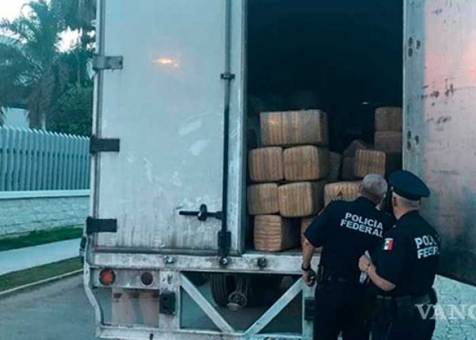 1 Sentencian red de traileros que repartían drogas del CJNG en Estados Unidos.