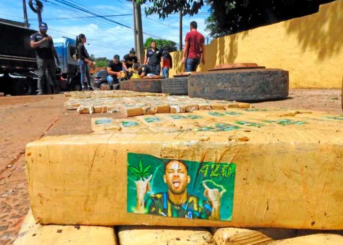 Incautan en Paraguay cargamento de marihuana con la foto de Neymar.