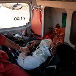 Mujer irrumpe en ambulancia que trasladaba a hombre tras ataque de celos