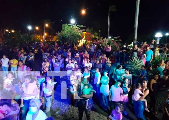 1 El Rey del Chinamo prendió el verano en el puerto turístico de Granada