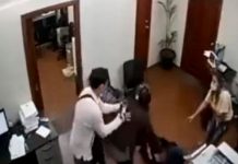 Video: Hombre golpea con violencia a su mujer con tal de no divorciarse Suplica para no divorciarse de su mujer, luego decide golpearla con violencia