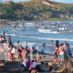 Gran afluencia de veraneantes en la playa La Bocana de Bilwi